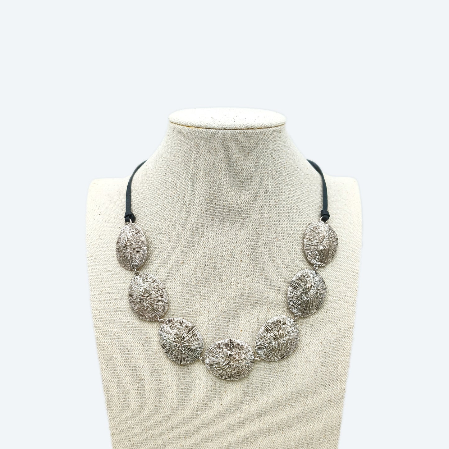 Woman's jewelry - Vintage silver plated necklace with oval textured pieces
