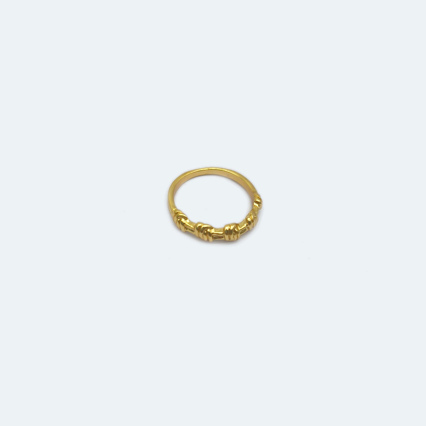 Twist gold ring
