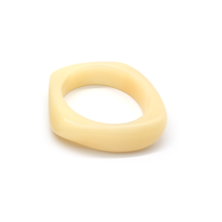 Cream - colored Irregular - shaped Resin Bracelet