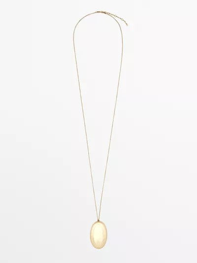 Gold Oval Pendant Necklace