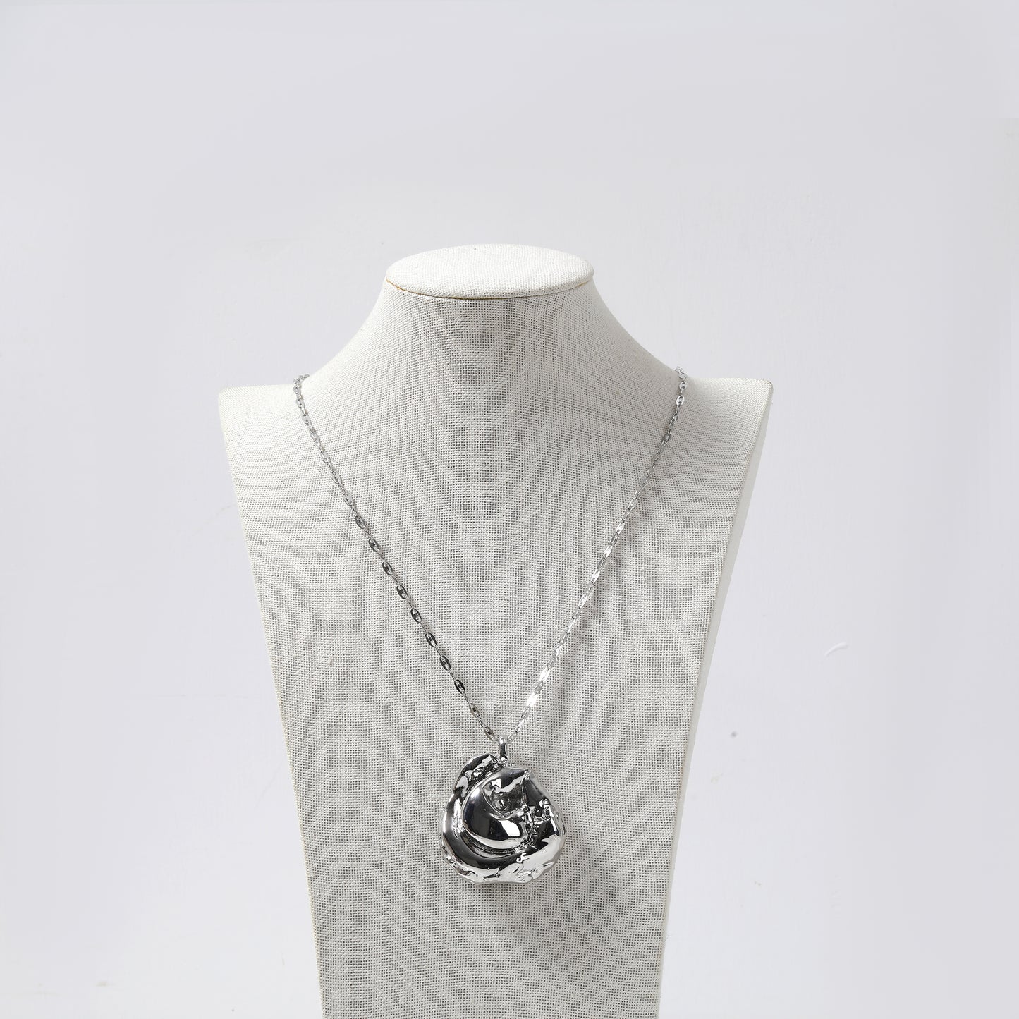 Silver Large Sculptural Pendant Paperclip Chain Necklace