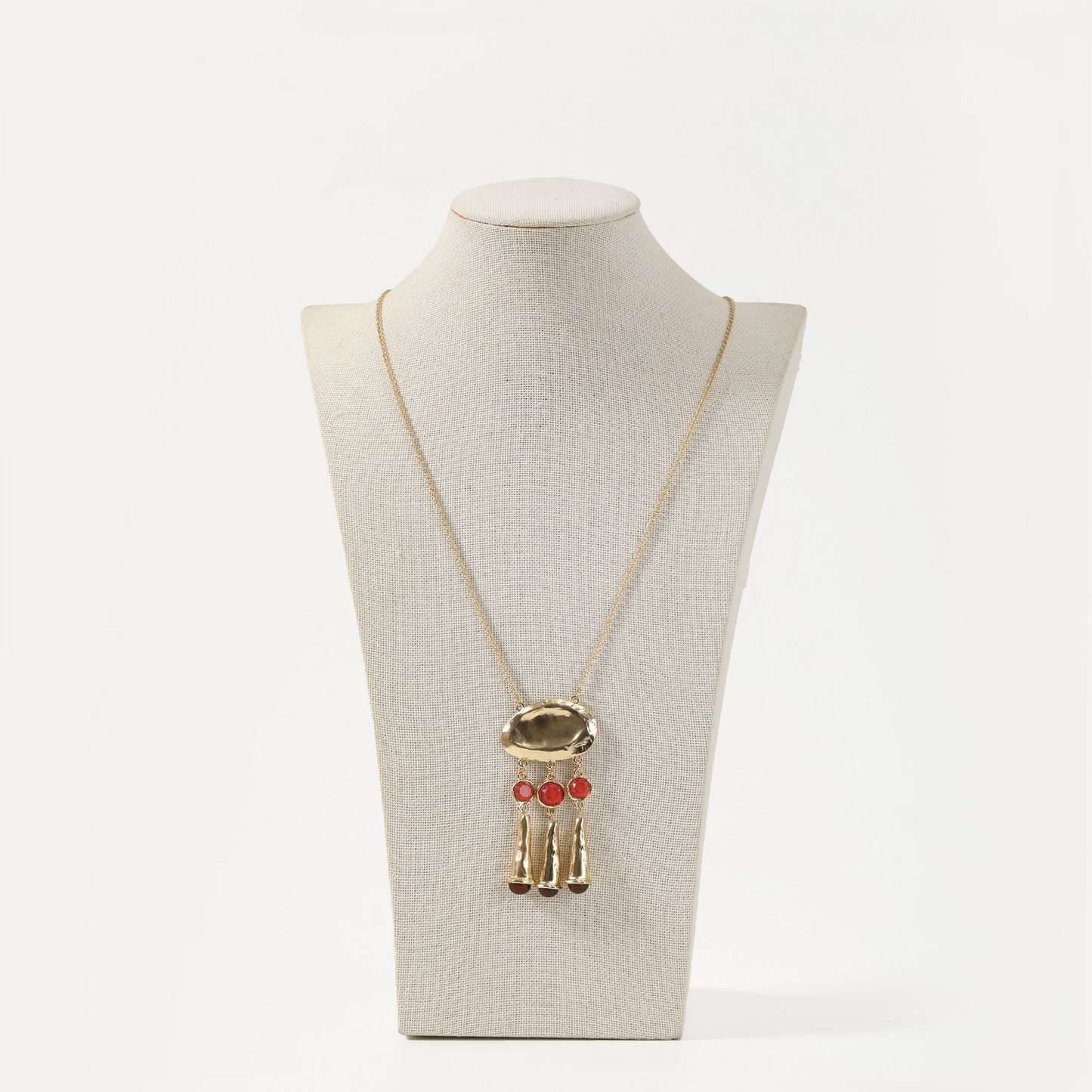 Hammered gold oval pendant neckalce