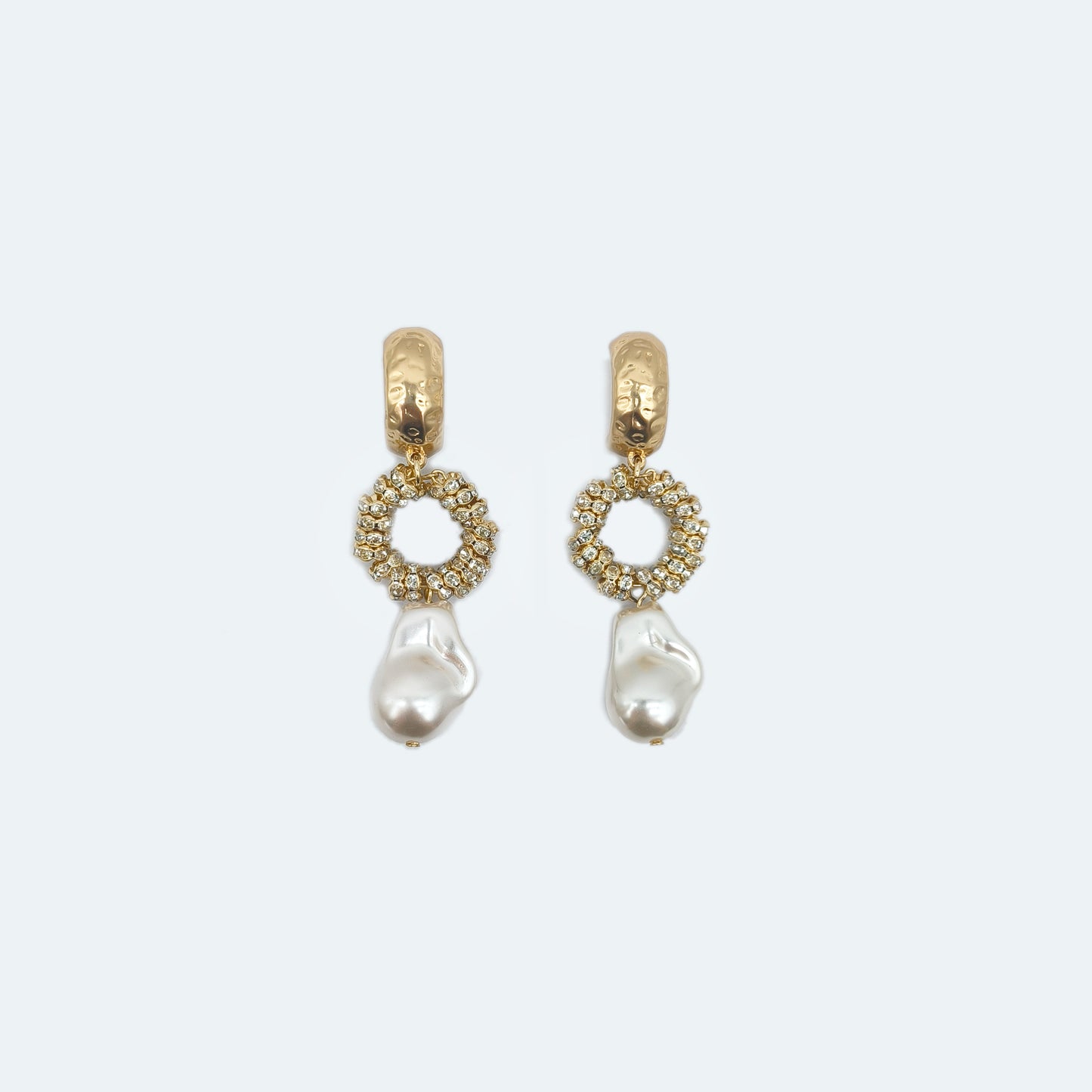 Woman's earring - Pearl and crystal earring