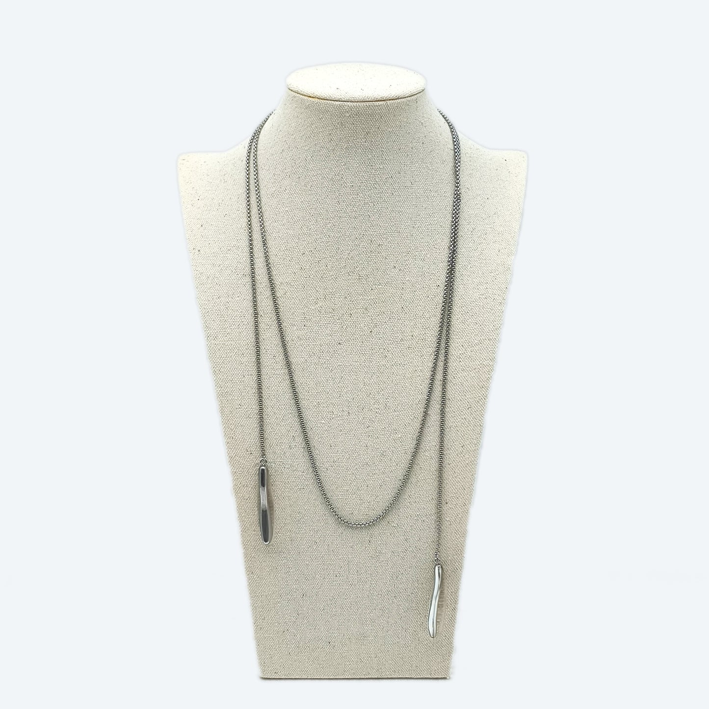 Long chain necklace with resin pendant