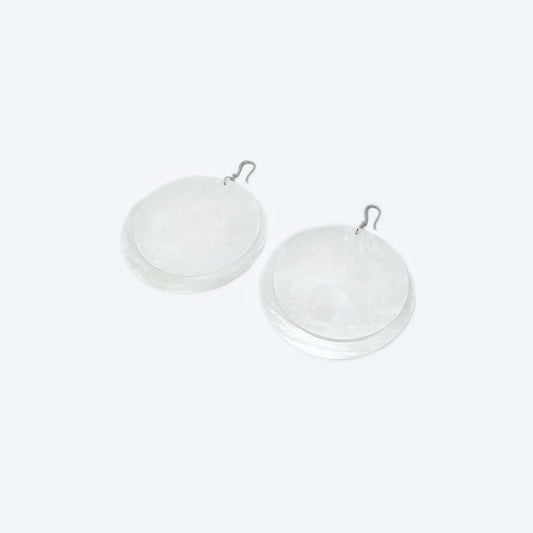 round thin shell fish hook earrings