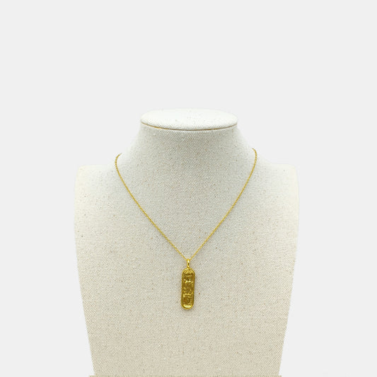 Gold pendant chain necklace