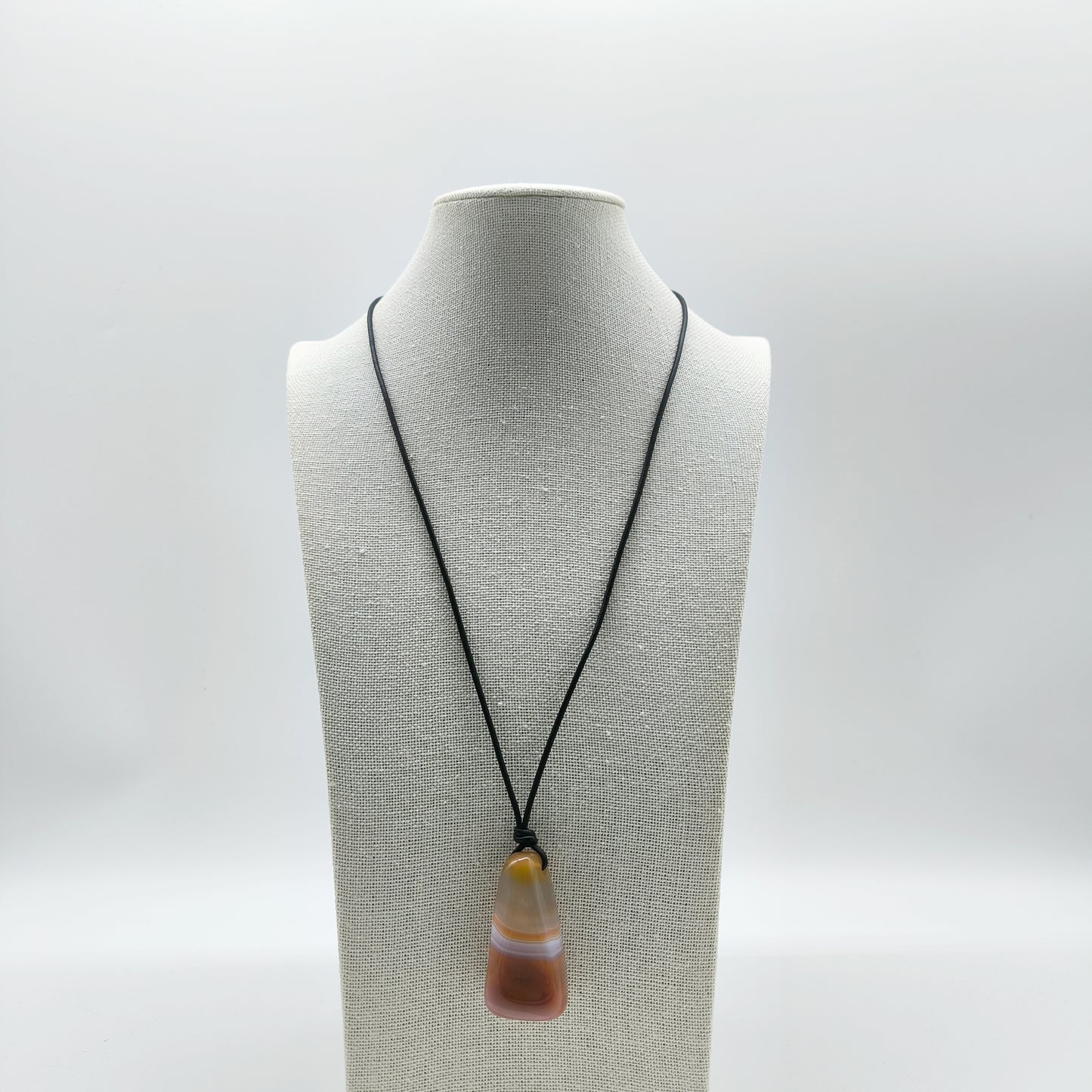 Raw Agate Pendant Necklace – Earthy Tones & Leather Knot Detail