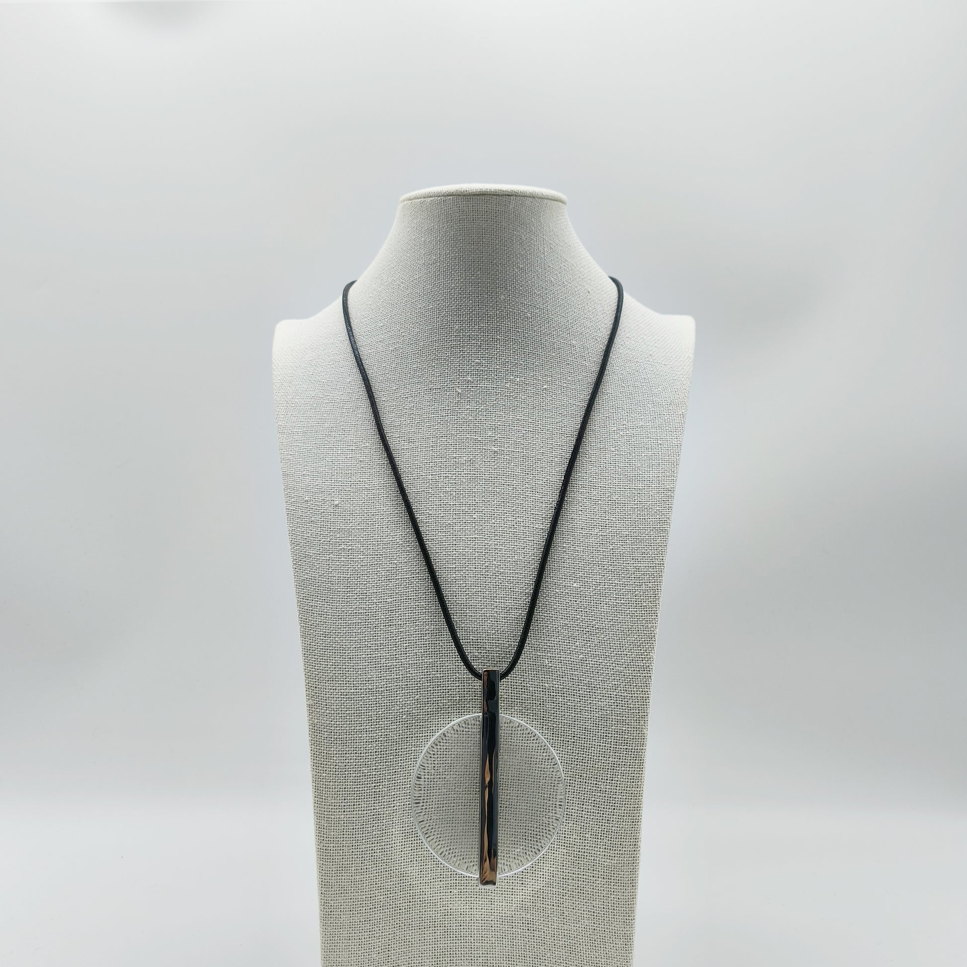 Black Leather Cord Necklace with Clear Glass Circle Pendant – Simple and Artistic Design