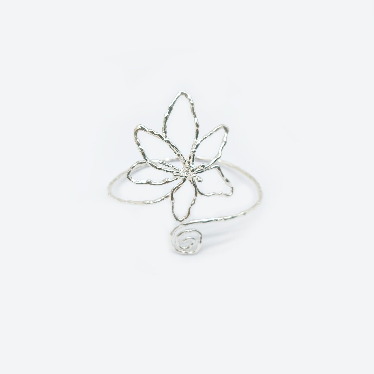 Irregular metal flower bracelet