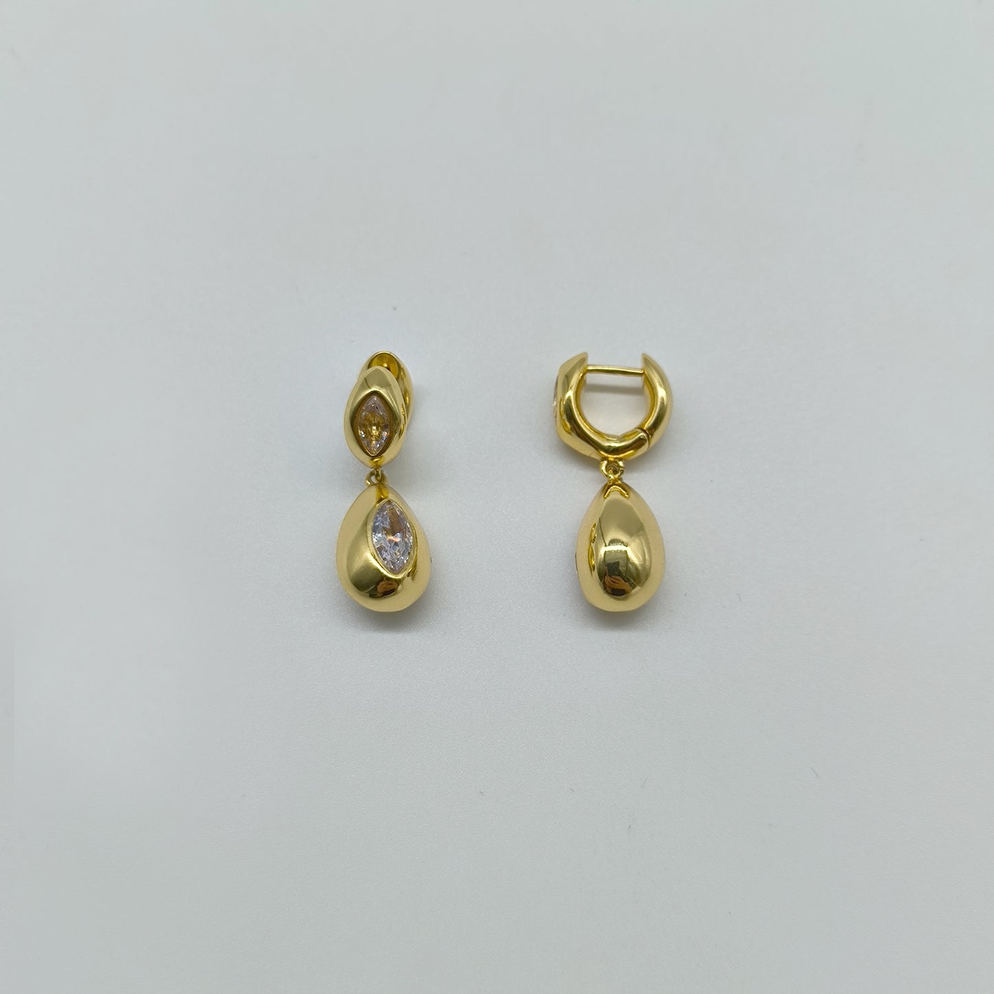 Gold earring