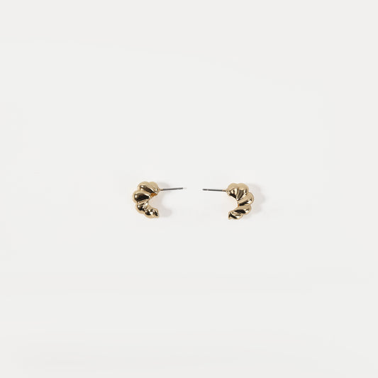 Gold shell-textured open hoop stud earring