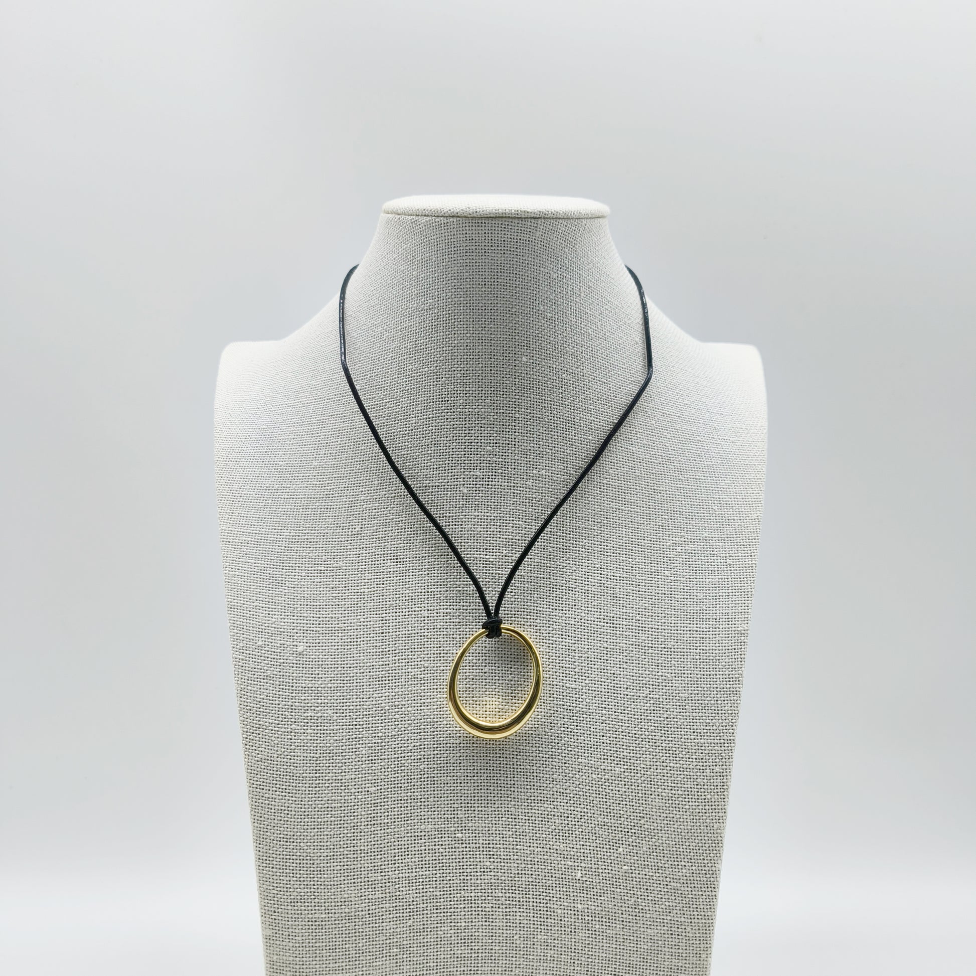 Unisex Leather Necklace – Textured Gold Ring on Adjustable Cord