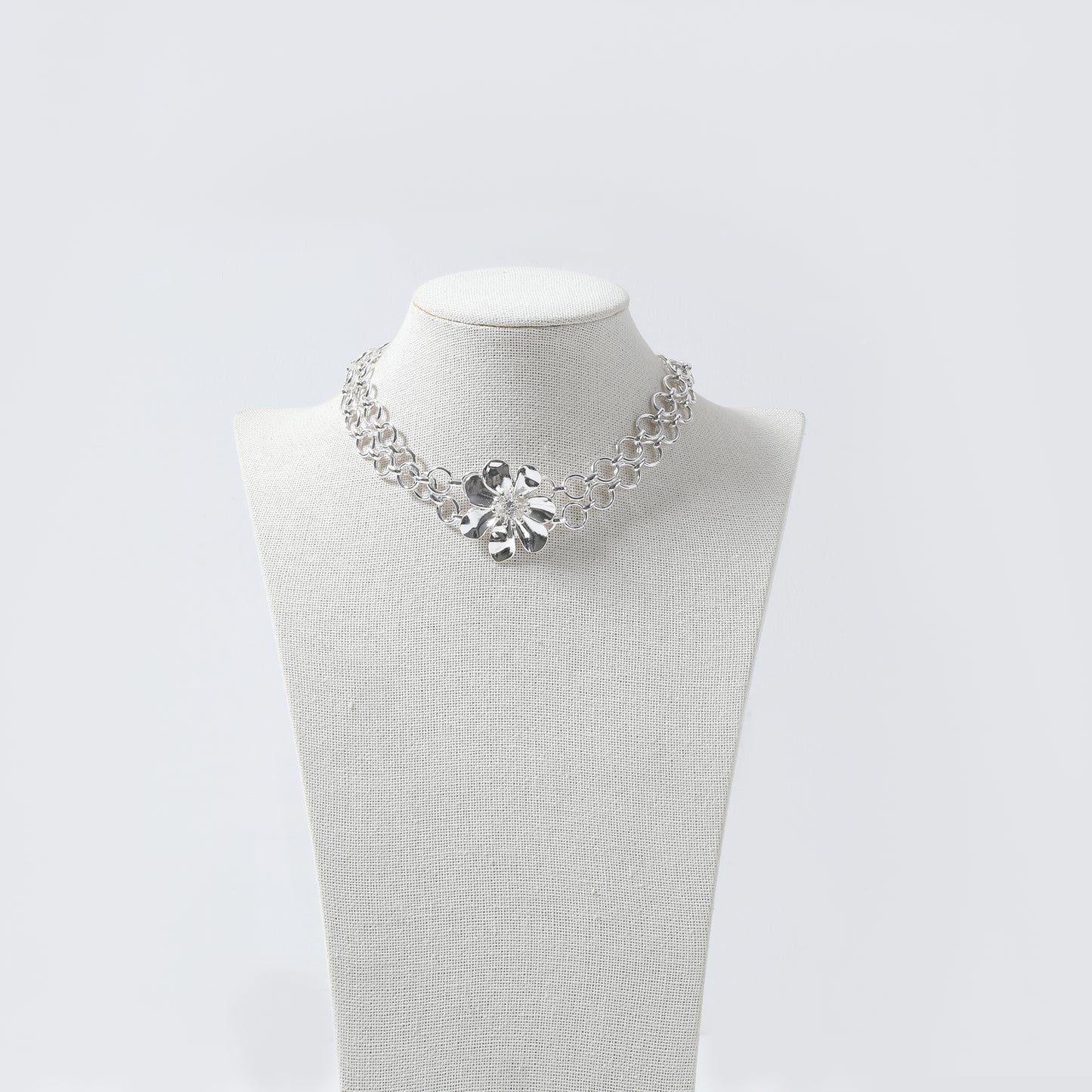 Silver Metal Chain & Flower Pendant Choker