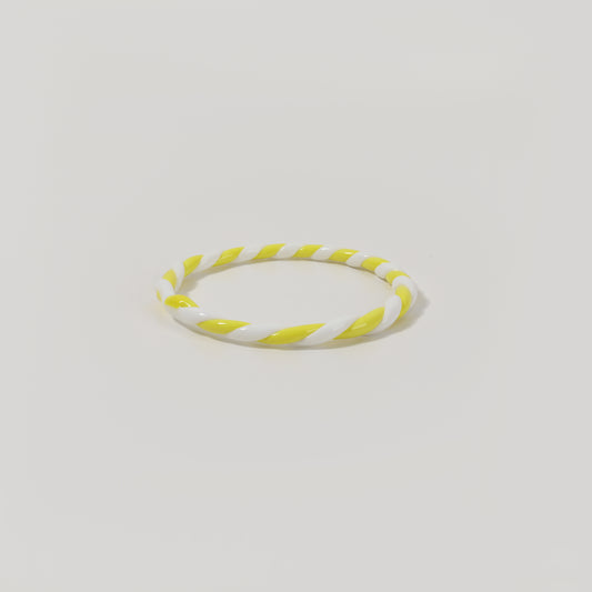 Yellow-White Glass Round Closed Bracelet