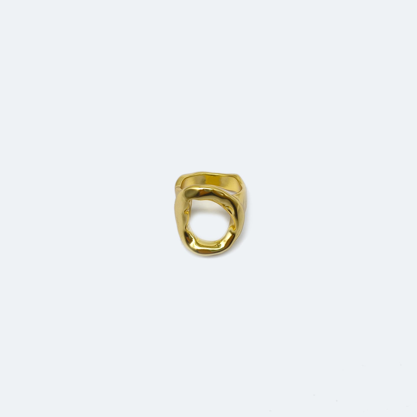 Textured gold ring hollow